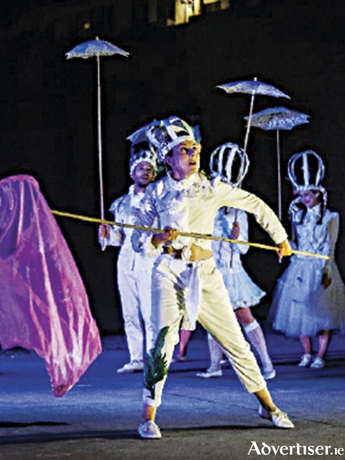 Cal y Canto Teatro, a Spanish group specializing in street theatre performance and the use of handmade kites, will perform at Longford Lights 2024