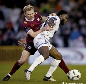 Conor McCormack of Galway United in action against James Akintunde of Bohemians during the SSE Airtricity Men&#039;s Premier Division match between Galway United and Bohemians at Eamonn Deacy Park in Galway. Photo by Piaras &Oacute; M&iacute;dheach/Sportsfile