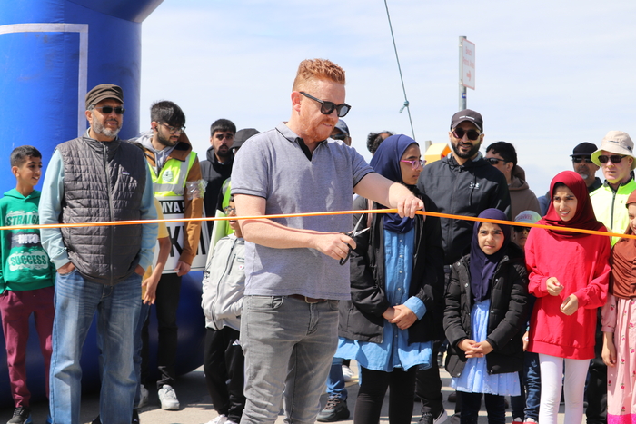 Councillor Alan Cheevers inaugurating Ahmadiyya Muslim Youth Association Ireland's 5K Charity Walk.