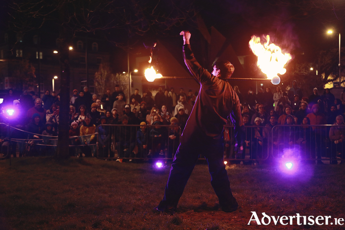 Tonnta Rogu Fire Show