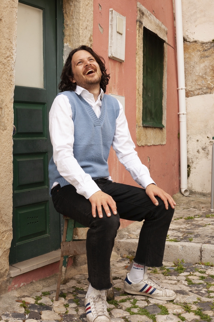 Killian Sundermann explores his Irish-German heritage, and his experiences of modern life, offering fresh, witty takes on everyday situations in 'The Boy is Cracking Up'. 