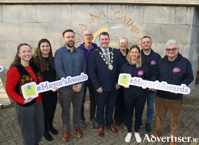 L- R: Louise Osborne (GCC), Claire Walsh (GCC), Liam Kitterick (GCC), Donnacha Foley (Galway Volunteer Centre,) The Mayor of the City of Galway, Cllr. Peter Keane, Genevieve Becker (Galway Volunteer Centre), Liz Wonnacott (Galway Volunteer Centre), Andrii Balytskyi (Galway Volunteer Centre), Billy Tyndall (Galway Volunteer Centre).