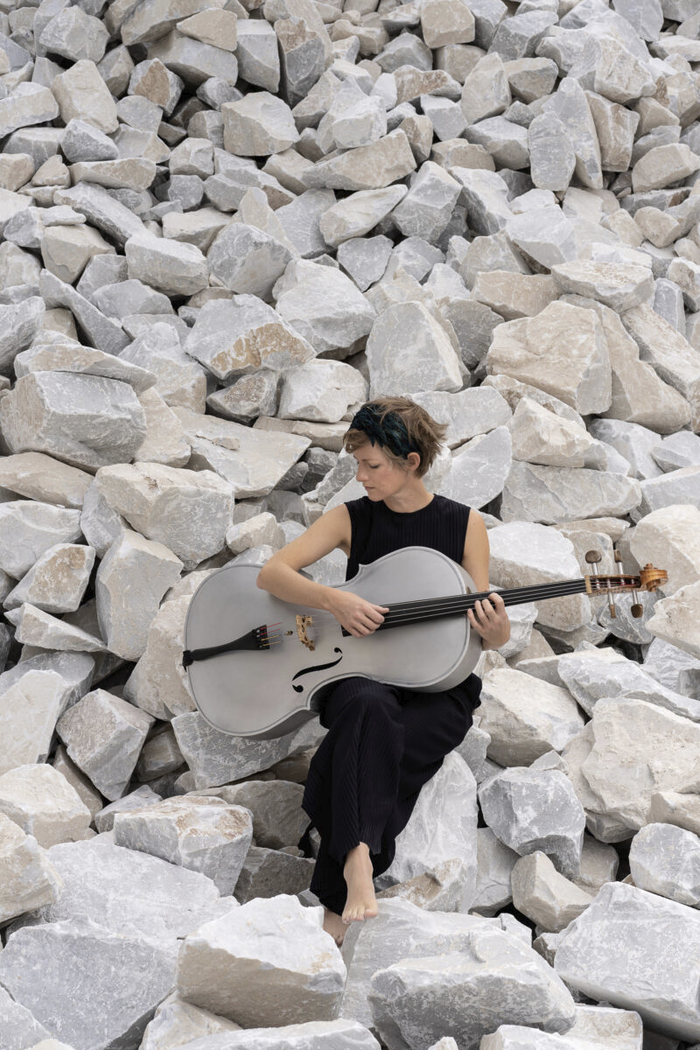 Cellist Naomi Berrill (Photo: Edoardo de Lille)