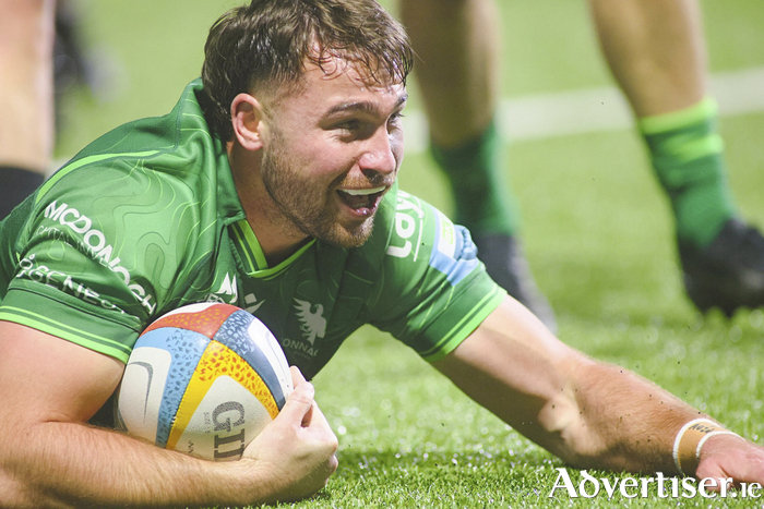 Shayne Bolton scores a try for Connacht against Benetton in action from the BKT United Rugby Championship game at the Dexcom Stadium. Photo: Mike Shaughnessy
