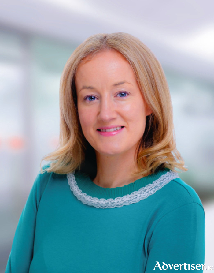 Ruth Hennelly, Hennelly Finance
