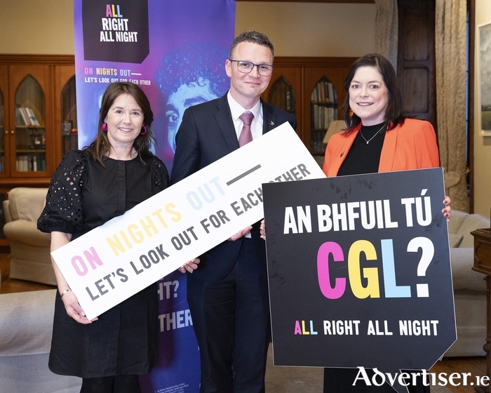Patrick O’Donovan (TD), Minister for Department of Tourism, Culture, Arts, Gaeltacht, Sport and Media and the Intervention team of Professor Louise Crowley (Director) and Céline Griffin (Manager).