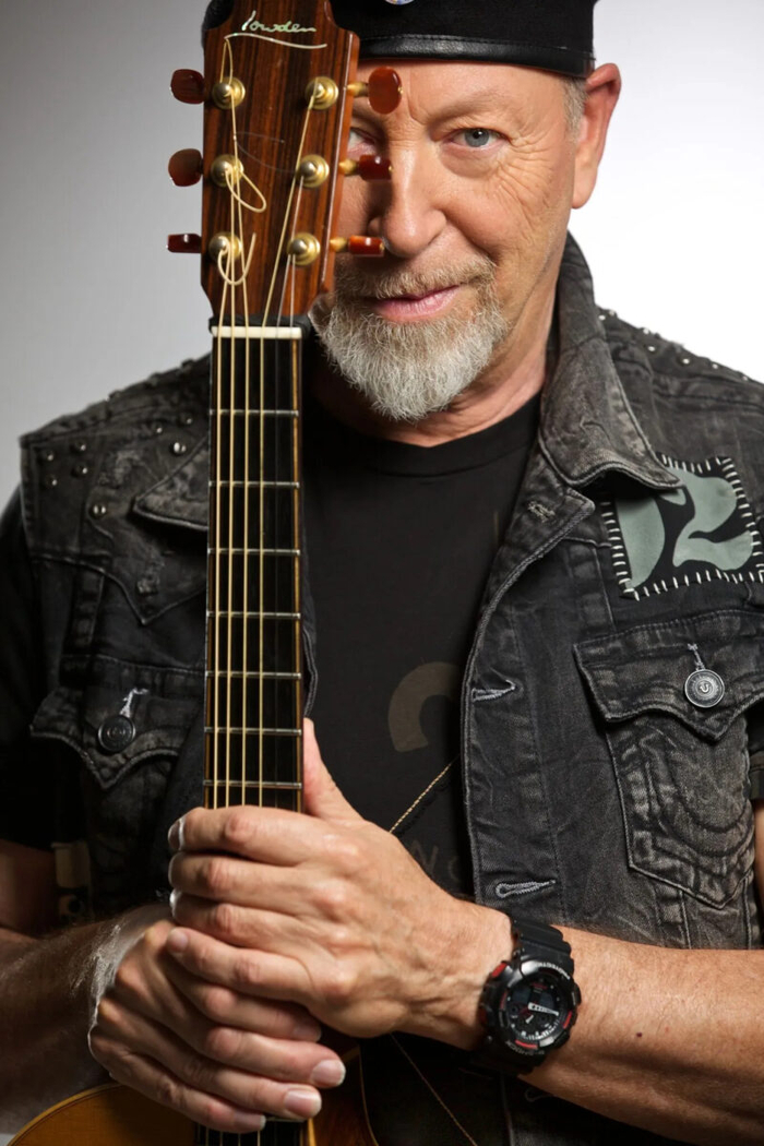 Richard Thompson is acknowledged as one of the world's finest folk rock guitar players (Photo: David Kaptein)