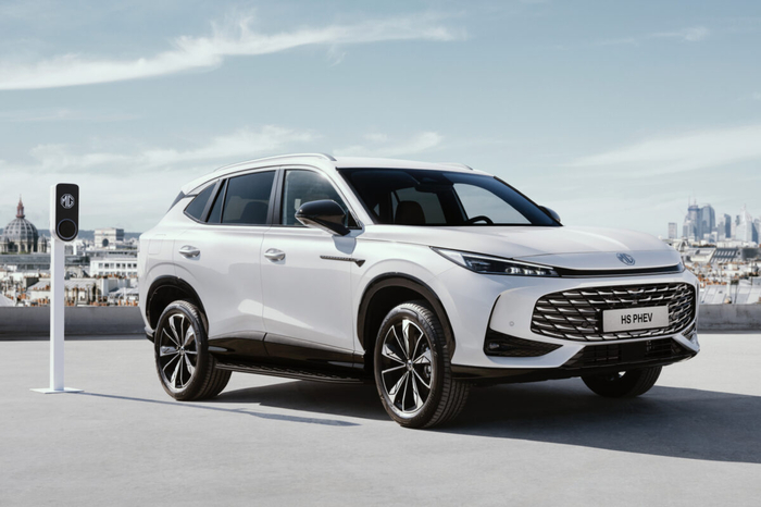 The new MG HS is offered in two trim levels, ‘Excite’ and ‘Exclusive’.