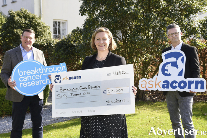 From left, Vivian O'Callaghan, Branch Manager, Ask Acorn, Cork with Orla Dolan, C.E.O., Breakthrough Cancer Research and Barry O'Sullivan, C.O.O., Ask Acorn. 