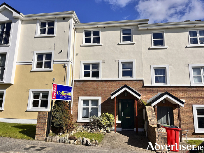 Exterior of 84 Cluain Riocaird. 