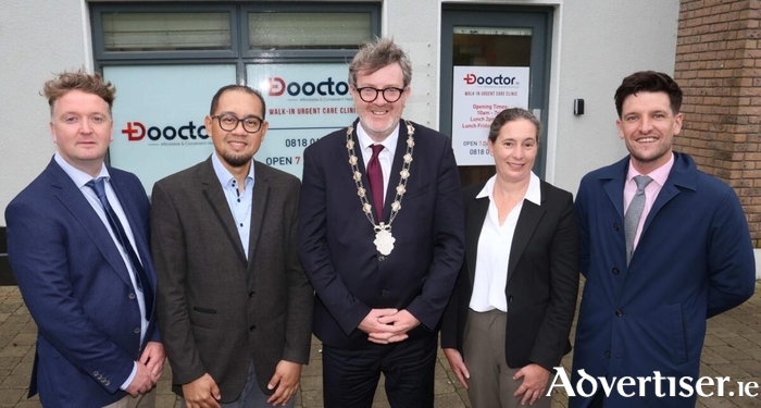 Tom Browne, CEO Medel Healthcare, Dr Hafiz Ali, CEO Dooctor.ie, Cllr Niall Mc Nelis, Ruth Shine, General Manager, Dooctor.ie, James Reihill, Director, Smart Medical