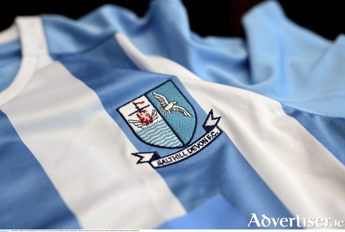 A detailed view of the Salthill Devon FC crest on their jersey. (Photo by Stephen McCarthy/Sportsfile)
