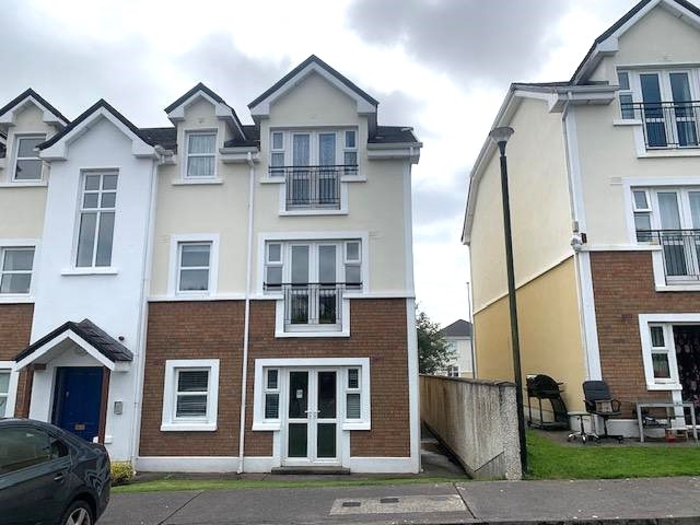 Exterior of 19 Cluain Riocaird. 