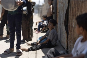 In Gaza, soaring temperatures are worsening the already dire humanitarian situation. Children spend hours under the sun searching for water and food, as shortages drive rising levels of dehydration and malnutrition. &copy; 2025 UNRWA photo.