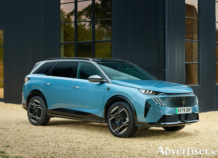 Now in its third generation, the 5008 is available in both hybrid and all-electric versions with both sharing the same starting price of €50,995 (after grant).