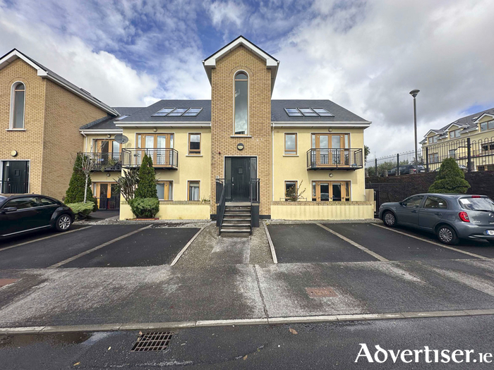 No 104 Leas na Mara.