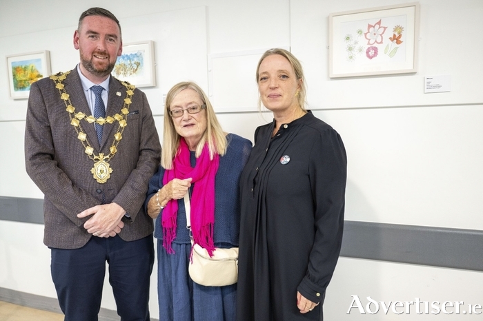 Mayor of Galway Cllr ,Mike Cubbard; Orla O'Donnell, Mending HeArts participant, and her daughter Ceara Conway pictured at the launch.