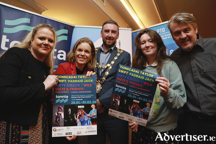 Majella O’Meara, Gaillimh le Gaeilge, Gearóidín Hynes, Gaillimh le Gaeilge, The Mayor of the City of Galway, Cllr. Mike Cubbard, Galway City Council, (Tonnta Sponsor), Rachel Áine Ní Mharscáil, Aontas na Mac Léinn, Ollscoil na Gaillimhe and Marcus Ó Conaire, Galway City Council (Tonnta Sponsor) ag Lón Gnó Chairde Ghaillimh le Gaeilge in Park House Hotel where the Mayor of Galway City Council, Cllr. Mike Cubbard, announced the opening of the box office for Tonnta 2026.
