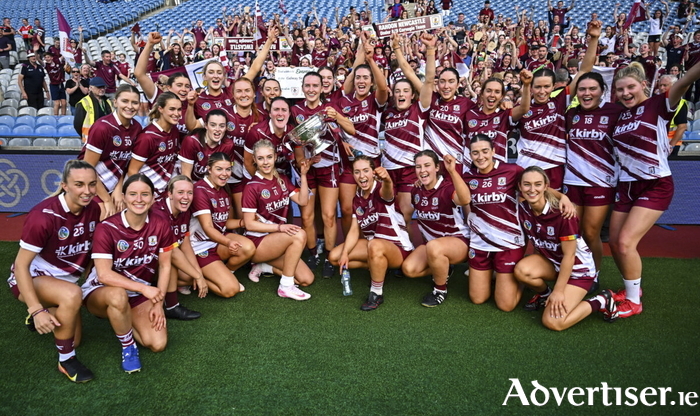Galway players celebrate after the Glen Dimplex All-Ireland Senior Camogie Championship final match between Cork and Galway at Croke Park in Dublin. Photo by Piaras Ó Mídheach/Sportsfile