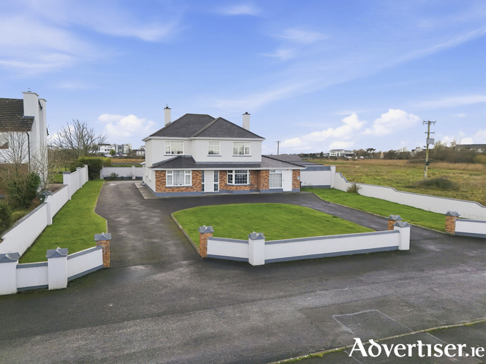 2 Lios na Cri, Oranmore.