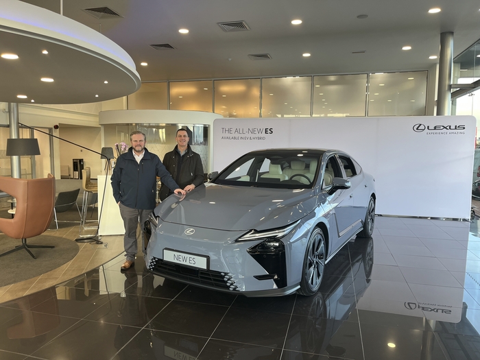 Enda Brennan, Lexus Sales Manager, and James Ryan, Senior Lexus Sales Executive, with the newly launched Lexus ES, now available to view in their Lexus Galway showroom this weekend.