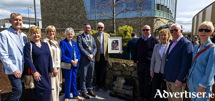  Private Stephen Griffin&rsquo;s siblings Michael, Mary, Siobhain, Catherine, Seamus, Padraig, Aine, Tommy and Gabrielle alongside Mayor of the City of Galway, Cllr. Mike Cubbard, at the unveiling of the commemorative plaque in his honour.

