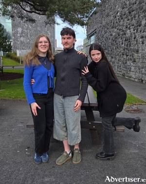 L - R) Eimear Gormally, Mark Regan &amp; Erika Moore - playing Ruth, Charles &amp; Elvira in Blithe Spirit