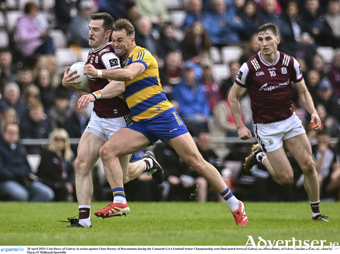 Galway's Cein Darcy in action against Ultan Harney during the 2025 Connacht GAA Football Senior Championship semi-final between Galway and Roscommon. (Photo by Piaras &Oacute; 
M&iacute;dheach/Sportsfile)