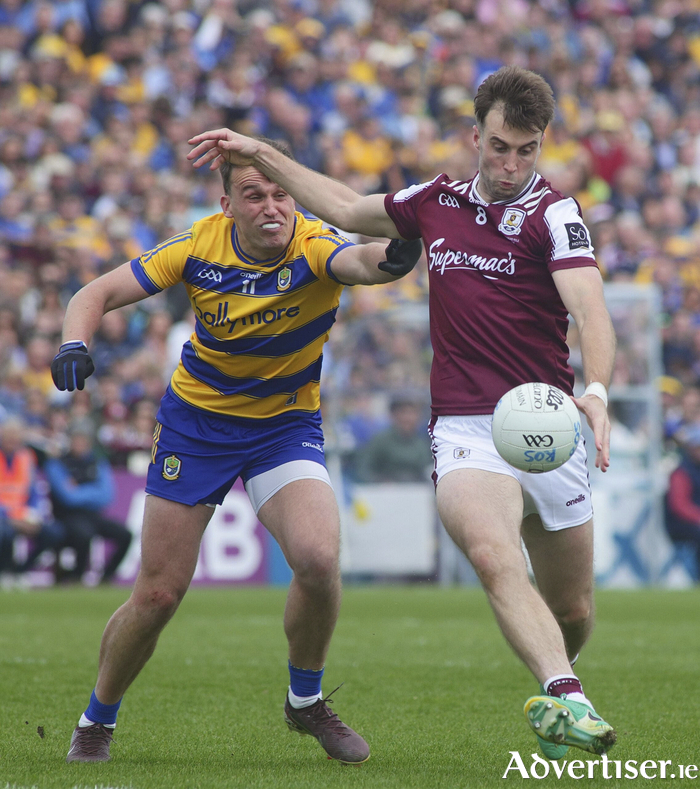 Galway&rsquo;s Paul Conroy and Roscommon&rsquo;s Enda Smith in the Connacht GAA Football Senior Championship Final at King & Moffatt Dr Hyde Park.  (Photo: Mike Shaughnessy)