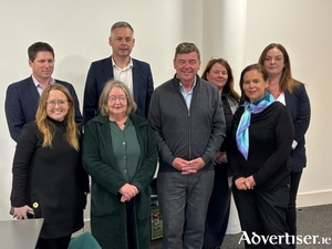 Mary Lou McDonald, Mair&eacute;ad Farrell, Pearse Doherty, Matt Carthy and Sinn F&eacute;in candidate Mark Lohan at the meeting with DVRs.
