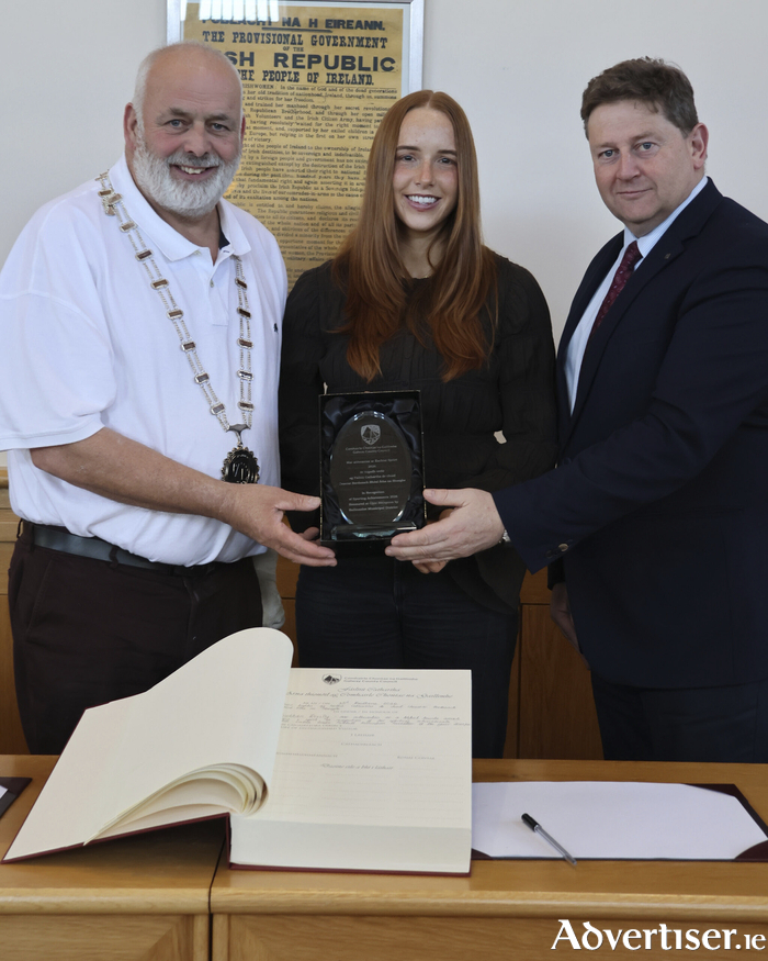 Cathaoirleach of the Ballinasloe M.D. Cllr. Peter Keaveney, Ms. Siobh&aacute;n Divilly, Mr. Damien Mitchell, Director of Housing. Credit Gerry Stronge.