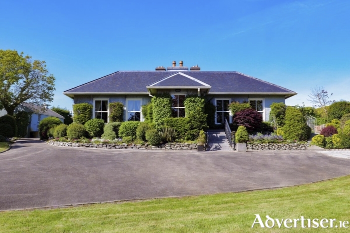 Merville, Taylor's Hill.