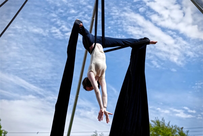 Circus performer at the Claddagh 
Photo: Mateja Backo