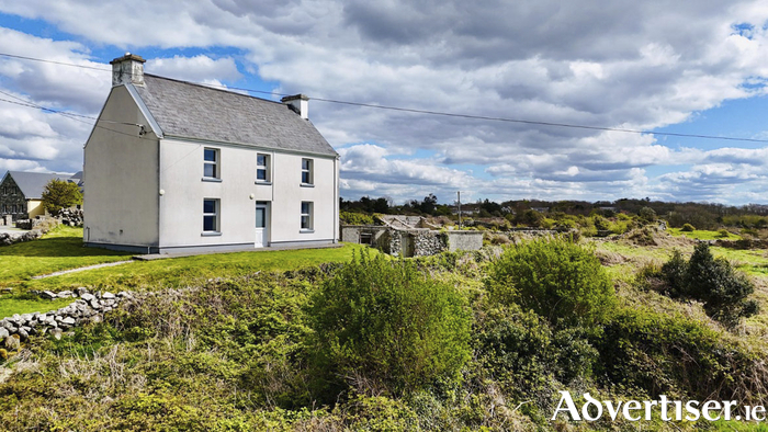 Both Chuanna Thoir, Spiddal.