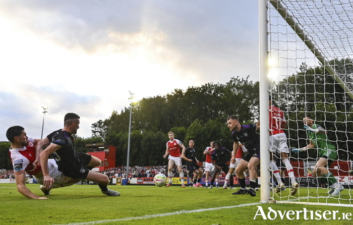 United were under the cosh at Richmond Park last Friday. Luke Turner of St Patrick's Athletic has a shot on goal. Photo by Sam Barnes/Sportsfile