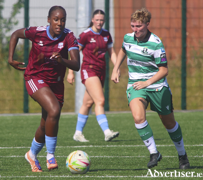 Galway United&rsquo;s Eve Dossen and Shamrock Rovers&rsquo; Jamie Thompson in action from the SSE Airtricity Women&rsquo;s Premier Division game at Moyne Villa. (Photo: Mike Shaughnessy)