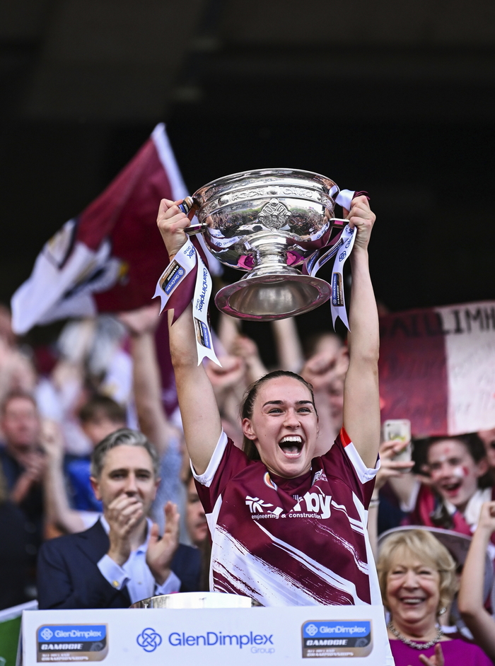 Captain Carrie Dolan lifts the O'Duffy Cup after victory against Cork at Croke Park last year. (Photo by Piaras &Oacute; M&iacute;dheach/Sportsfile)