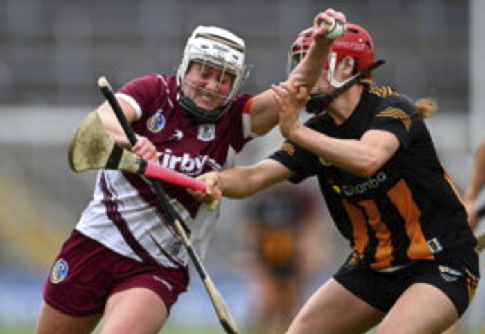 Ailish O'Reilly of Galway in action against Angela Carroll of Kilkenny during the All-Ireland Senior Camogie Championship semi-final. Photo by Piaras &Oacute; M&iacute;dheach/Sportsfile
