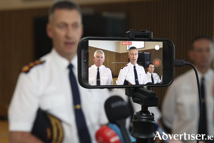 Flanked by Salthill Superintendent Finbar Philpott, and Assistant Commissioner Cliona Richardson, Commissioner Justin Kelly addressed the media in the divisional HQ in Renmore