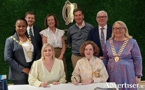 (L-R): Back: Mayor of the City of Galway, Cllr Helen Ogbu, P&aacute;draig Manning (Acting Consulate General), Nuala Kavanagh (Co-Chair Chicago Galway Sister Cities Committee), John Wrenn (Co-Chair Chicago Galway Sister Cities Committee), Keith Finnegan (Galway City Council), C&aacute;it Noone (Galway Chamber of Commerce). Front: Karen Rohan (Galway Chamber of Commerce), Jan Costner (Chicagoland Chamber of Commerce).