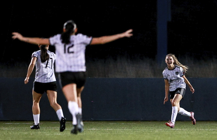 Cara Griffin of Galway United, right, celebrates with her teammates after scoring her side's first goal during the Club Orange Womens FAI Cup semi-final match between Athlone Town and Galway United at Athlone Town Stadium in Lissywollen, Athlone. (Photo by Thomas Flinkow/Sportsfile)