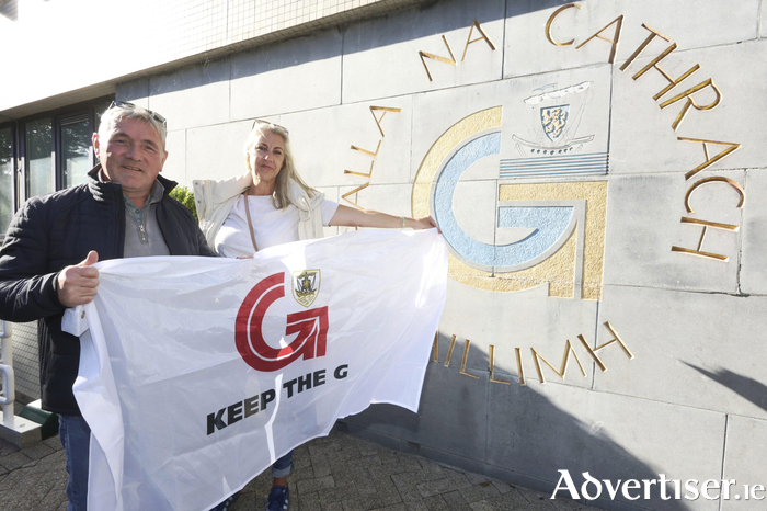 Fergus McGinn with his wife S&iacute;nead who is a daughter of Jimmy Connely the graphic designer who created the Galway City identity in the 1980s
Photo: Mike Shaughnessy