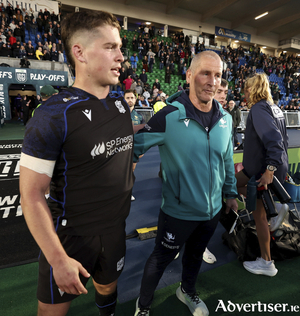 Connacht head coach Stuart Lancaster with his son Dan 
Lancaster of Glasgow Warriors after last season's 
URC quarter-final meeting. (Photo by Rob Casey/Sportsfile)