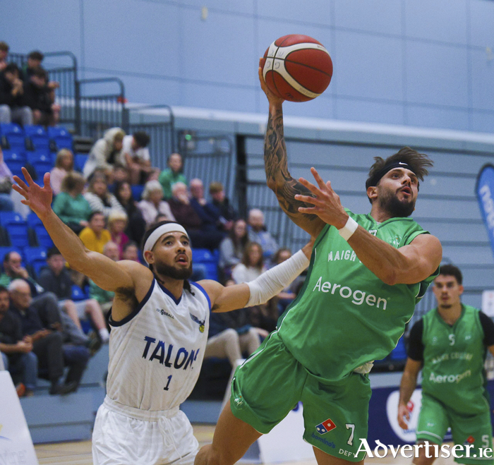 Maigh Cuilinn&rsquo;s Ivan Basic and Tip Talon&rsquo;s Chris Gayles Jr in action from the Basketball Ireland Domino&rsquo;s Men&rsquo;s Division One game at Kingfisher Sports Centre. 
(Photo: Mike Shaughnessy)