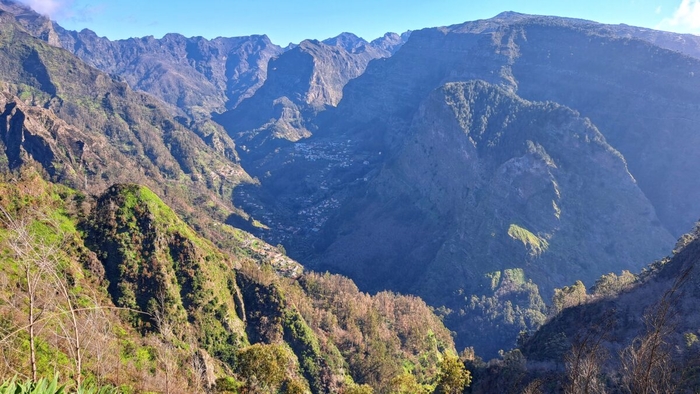 Title: The Nuns' Valley (Curral das Freiras ).